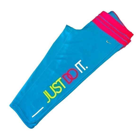 Nike Running Crops   - Picture 1 of 5